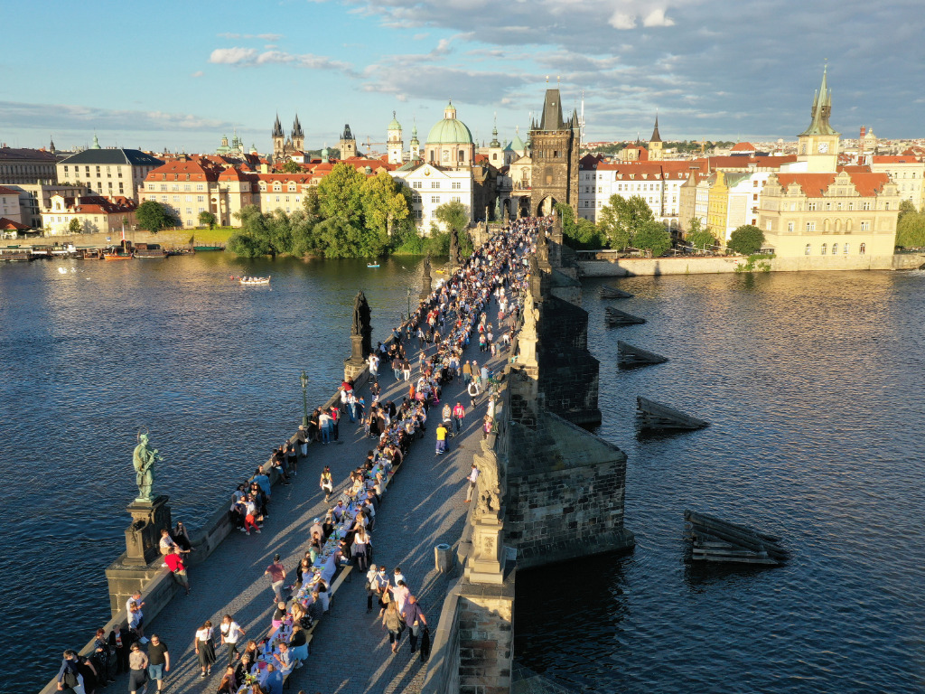 Photography 2 of project Dinner at the Charles Bridge