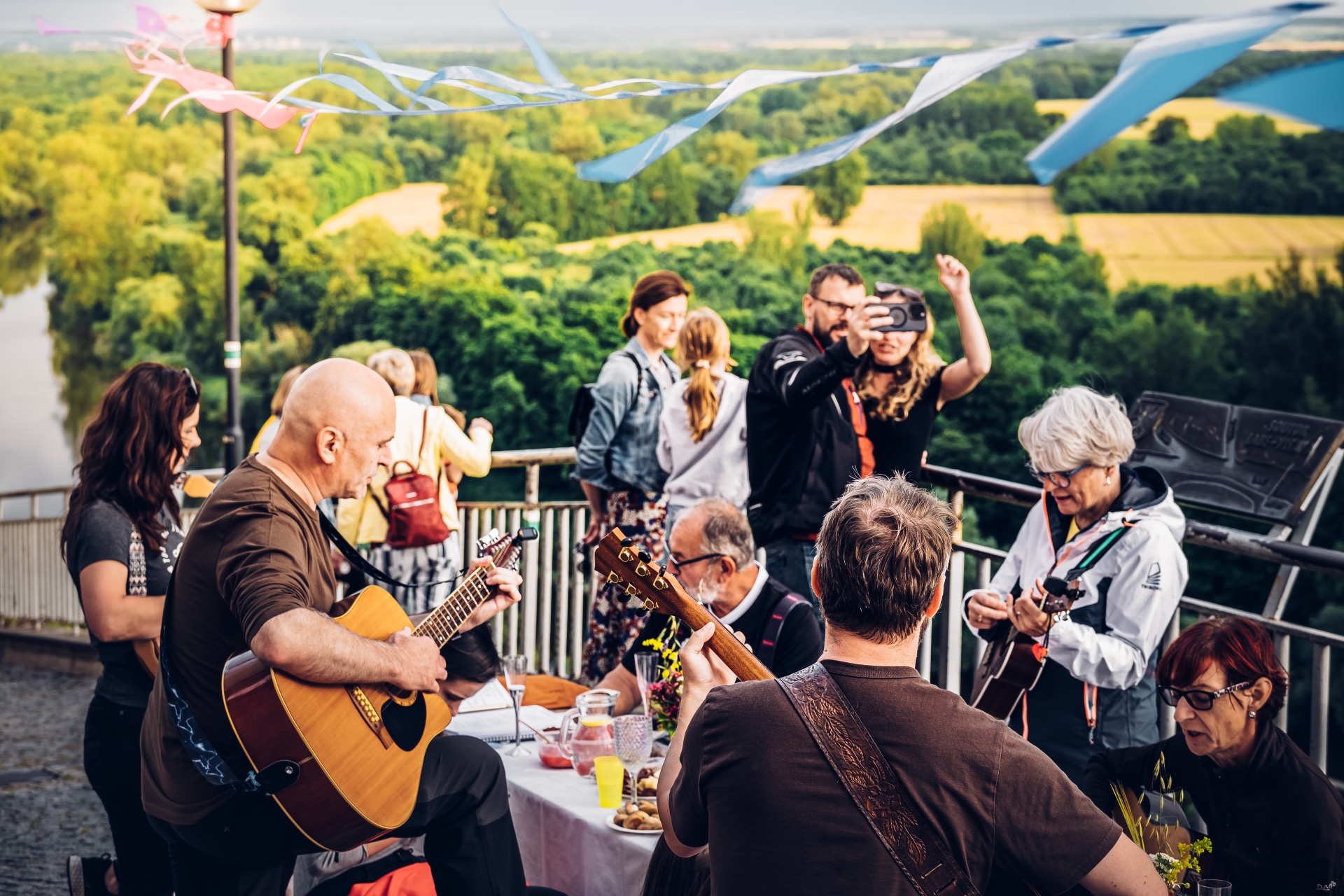 Photography 8 of project Tables above the Confluence/ Neighbors' Dinner in Mělník