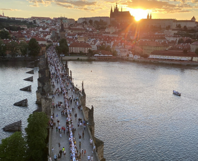 Main photography of project Dinner at the Charles Bridge